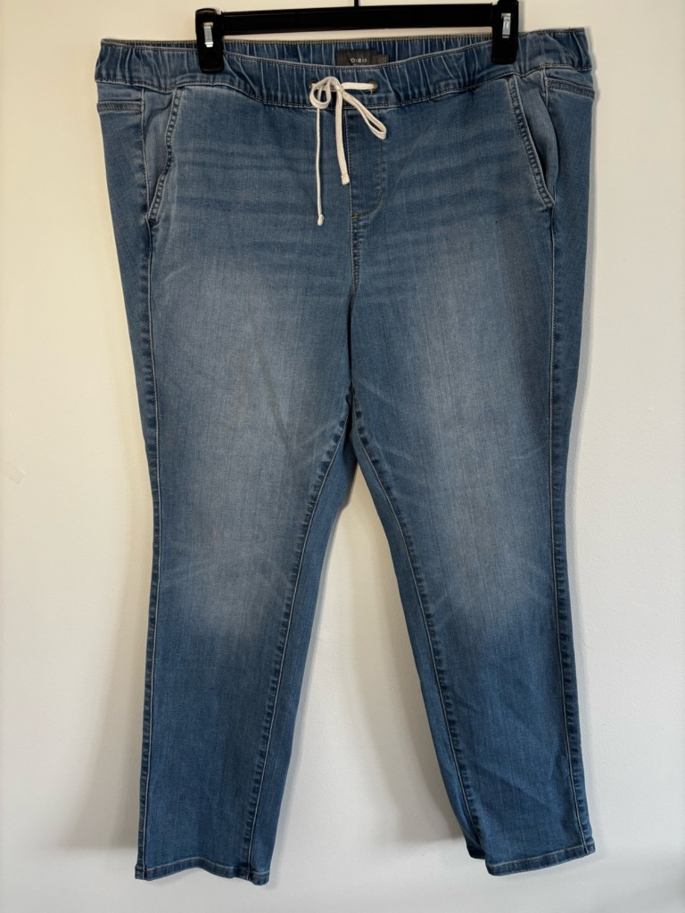 torrid Light Wash Blue Cropped Jeans - Drawstring Ankle